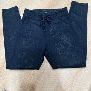 BEVY FLOG Black Snake-Print Jogger Pants